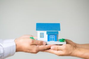 Read more about the article Affordable vs. Luxury Housing: Market Trends and Consumer Behaviour