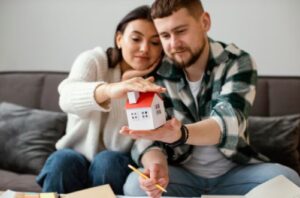 Read more about the article Decoding the Surge in Premium Housing Projects Amid Slowing Sales
